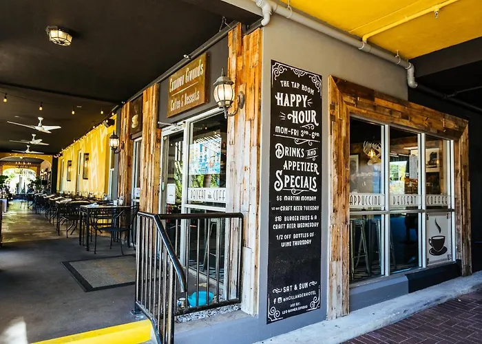 Hollander Hotel - Downtown St. Petersburg